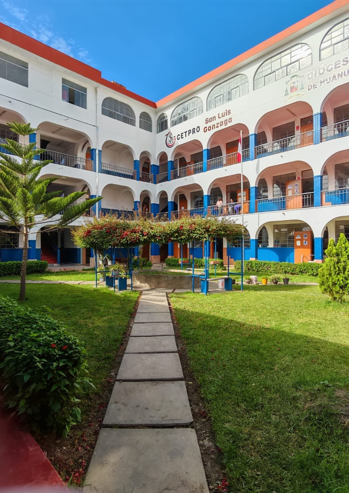 Fachada del CETPRO San Luis Gonzaga